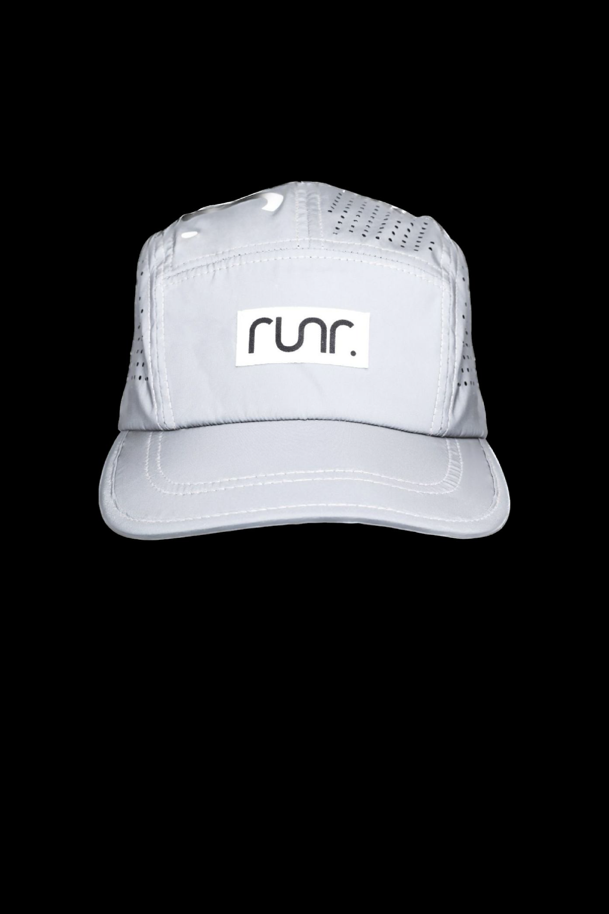 Silver technical running cap with curved brim and perforated crown, RUNR logo