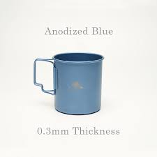 Anodized blue titanium camping cup with handle, 450 ml ultralight design