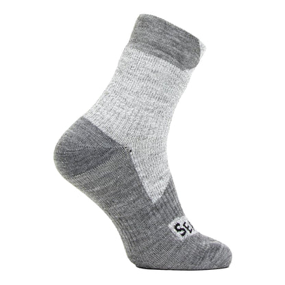Men's waterproof ankle socks in light grey with darker grey side panel and heel