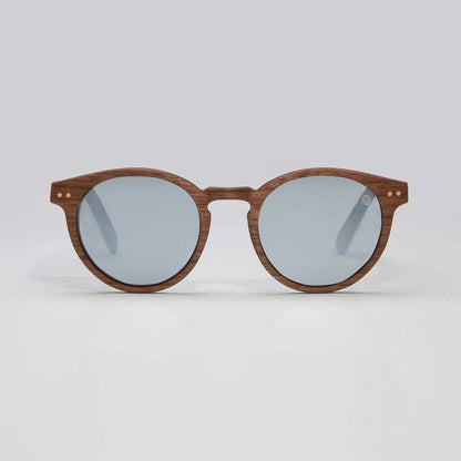 Wood-look round sunglasses with mirrored silver lenses and keyhole bridge