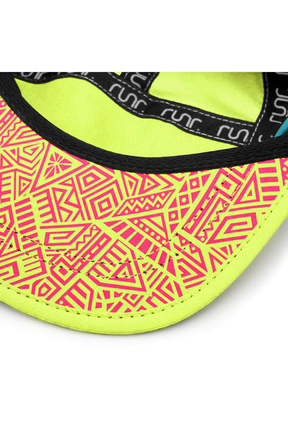 Technical running hat brim with black inner band and pink geometric pattern panel