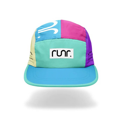 Multicolor technical running hat with curved brim and logo patch at front.