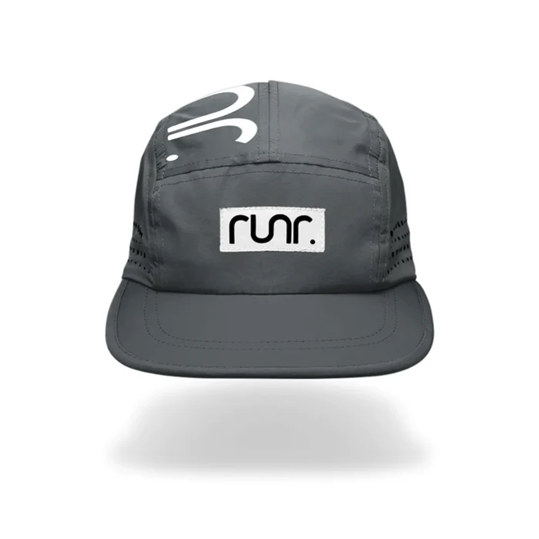 Technical running hat, dark gray/black with RUNR logo patch and curved brim