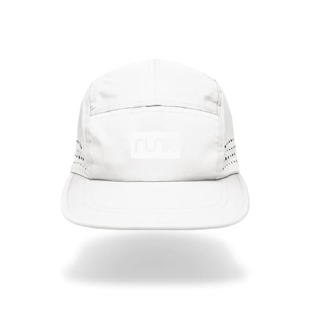White technical running cap with curved brim, 5-panel crown, logo print