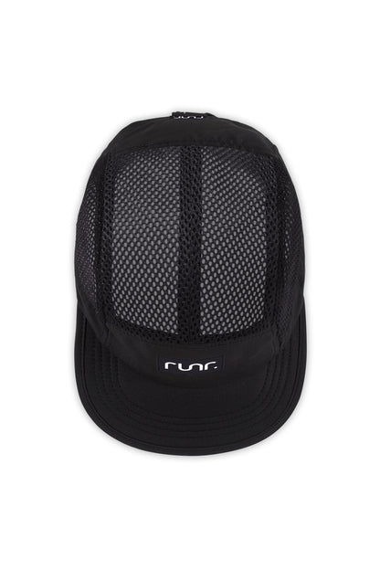Black mesh back running hat with curved brim and small runr logo